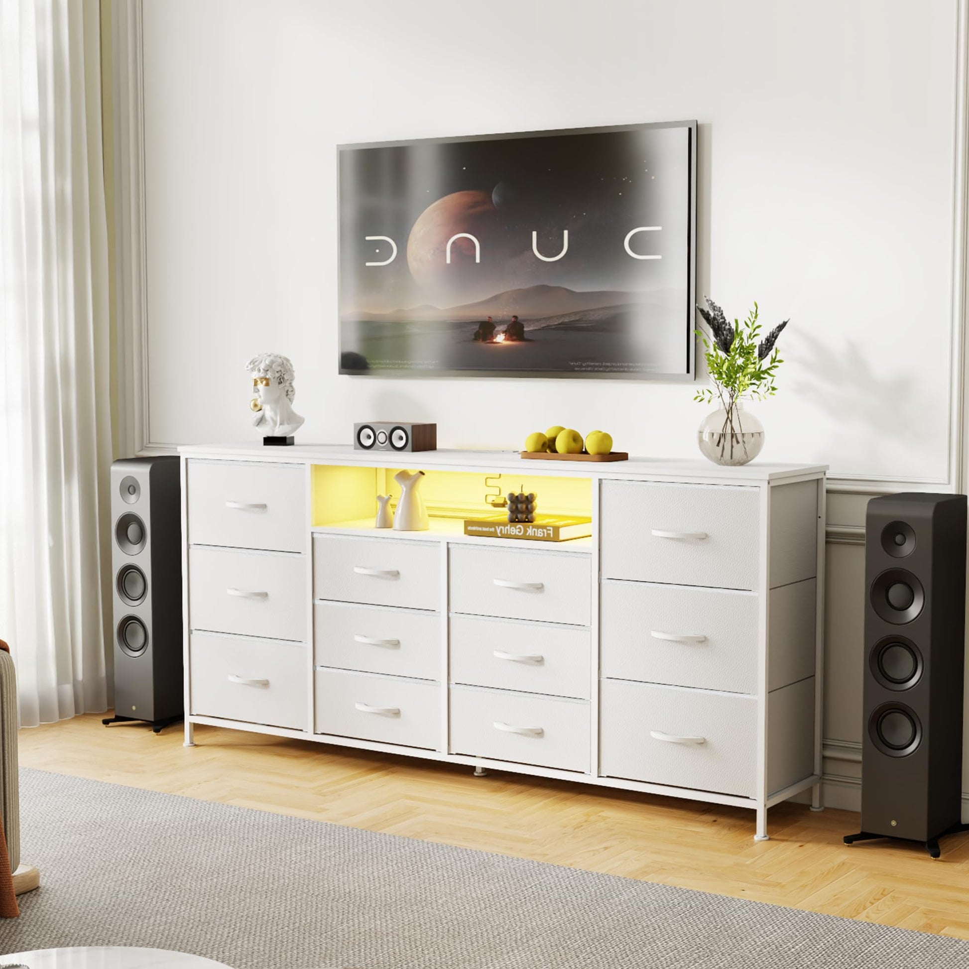 Mueble para TV Garvee blanco 160 cm con 12 cajones de tela, estación de carga y luces LED